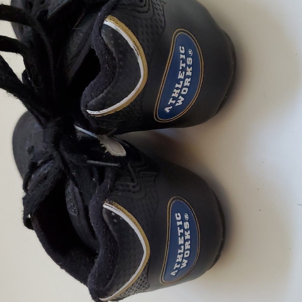 Youth Soccer Cleats Size 1 - Picture 4 of 4